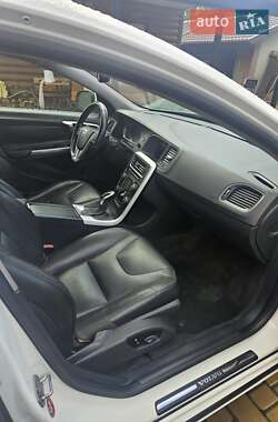 Седан Volvo S60 2014 в 