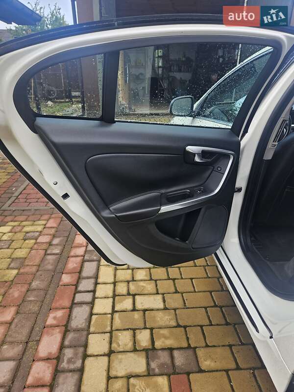 Седан Volvo S60 2014 в Нововолынске фото 15 Седан Volvo S60 2014 в Нововолынске