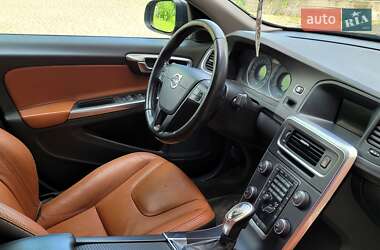 Седан Volvo S60 2012 в 