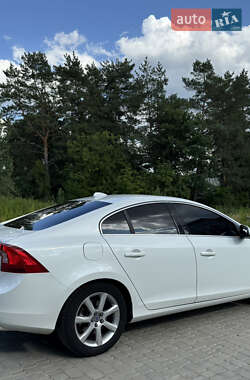 Седан Volvo S60 2017 в 