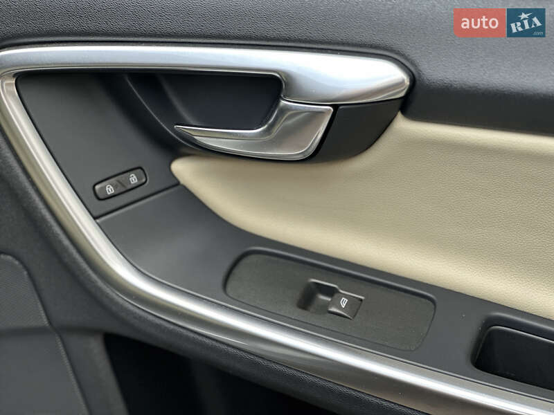 Седан Volvo S60 2017 в Ровно фото 22 Седан Volvo S60 2017 в Ровно