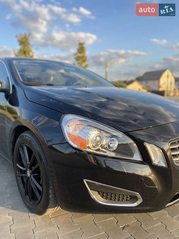 Седан Volvo S60 2012 в Ірпені