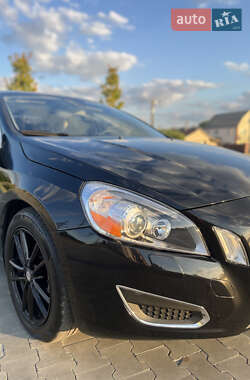 Седан Volvo S60 2012 в 