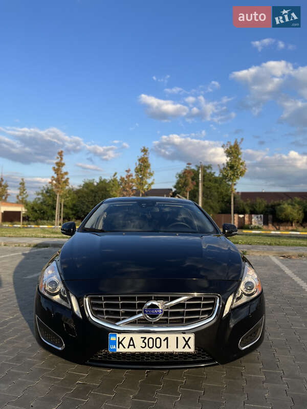 Седан Volvo S60 2012 в Ірпені