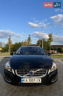Седан Volvo S60 2012 в 