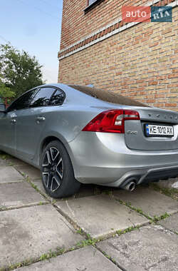 Седан Volvo S60 2016 в 