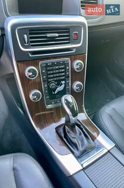Седан Volvo S60 2016 в 