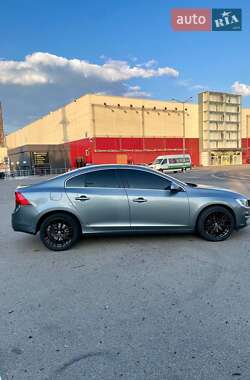 Седан Volvo S60 2016 в 