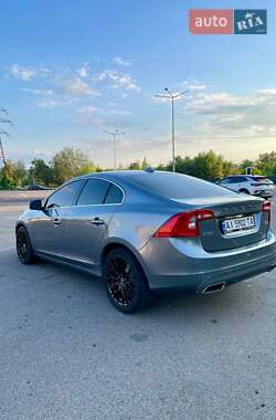 Седан Volvo S60 2016 в 