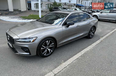 Седан Volvo S60 2020 в 