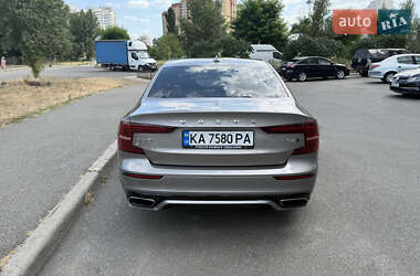 Седан Volvo S60 2020 в 