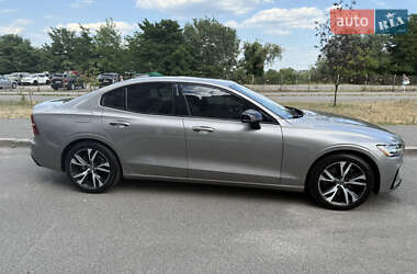Седан Volvo S60 2020 в 