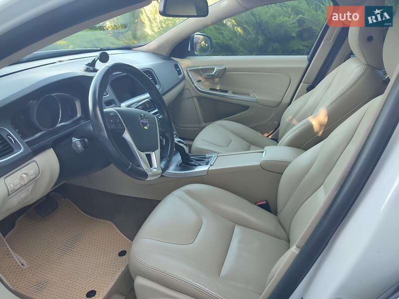 Седан Volvo S60 2015 в Ровно фото 8 Седан Volvo S60 2015 в Ровно
