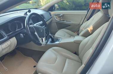 Седан Volvo S60 2015 в 