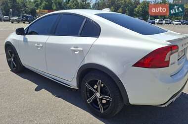 Седан Volvo S60 2017 в 