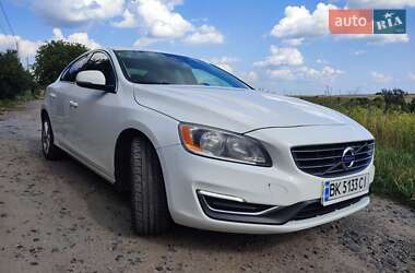 Седан Volvo S60 2015 в Ровно