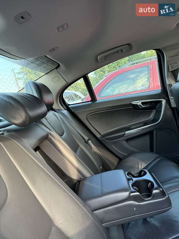 Седан Volvo S60 2011 в Старокостянтинові
