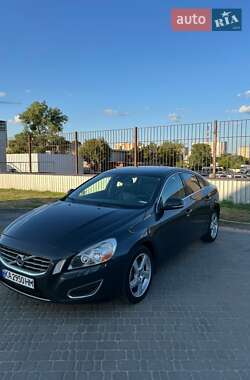 Седан Volvo S60 2013 в Киеве