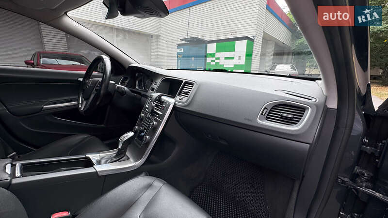 Седан Volvo S60 2014 в Києві