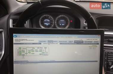 Седан Volvo S60 2013 в 