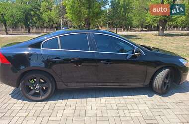 Седан Volvo S60 2013 в 