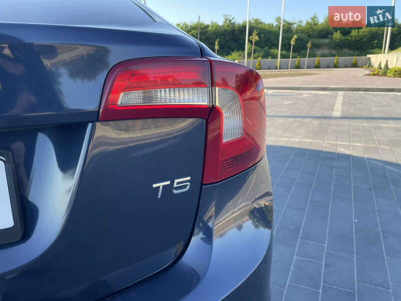 Седан Volvo S60 2011 в Львове