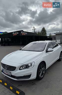 Седан Volvo S60 2014 в Вишневому