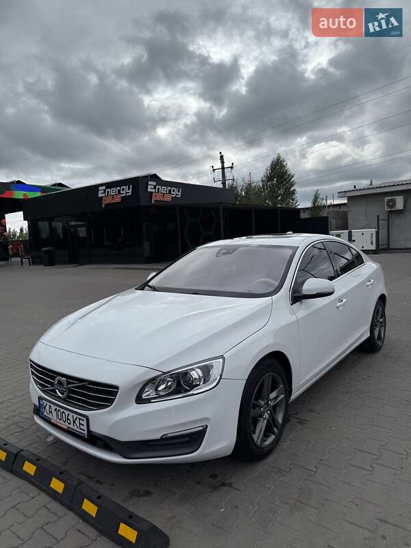 Седан Volvo S60 2014 в 
