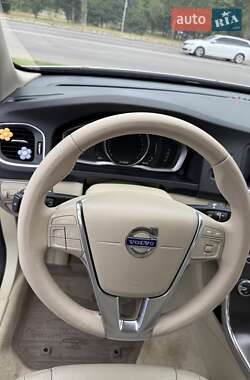 Седан Volvo S60 2014 в 