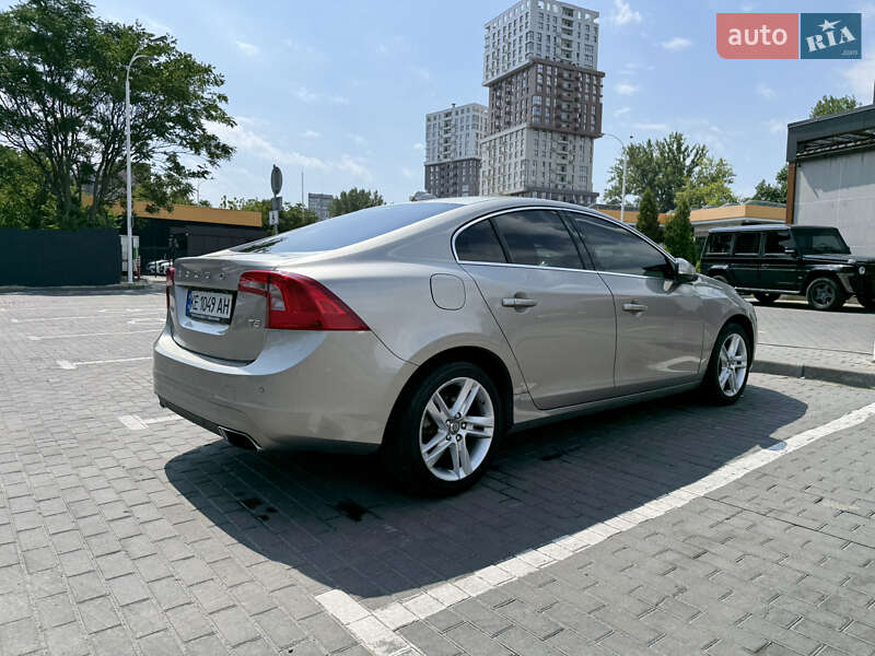 Седан Volvo S60 2014 в Днепре