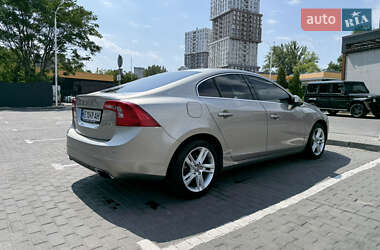 Седан Volvo S60 2014 в 
