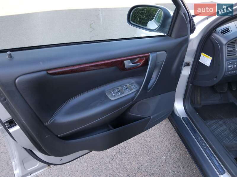 Седан Volvo S60 2001 в Володимирі