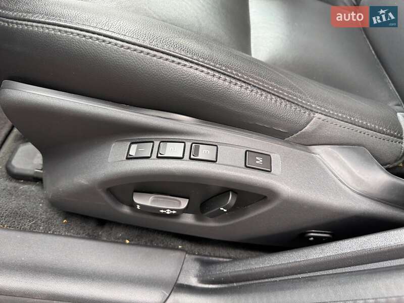 Седан Volvo S60 2014 в Киеве