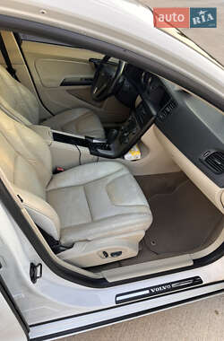 Седан Volvo S60 2012 в 
