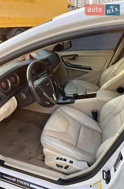 Седан Volvo S60 2012 в 