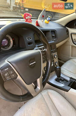 Седан Volvo S60 2012 в 