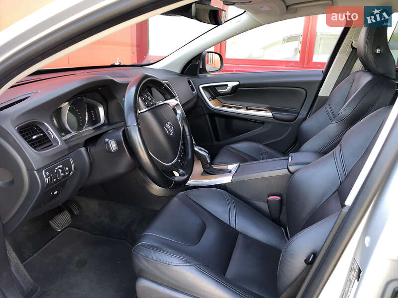 Седан Volvo S60 2016 в Ровно