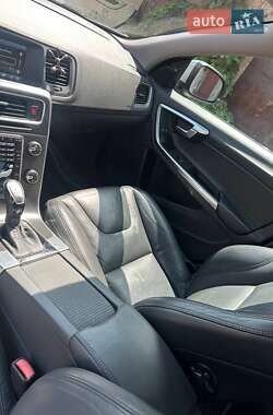Седан Volvo S60 2013 в 