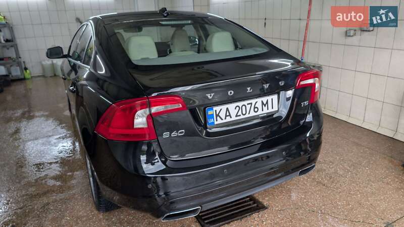 Седан Volvo S60 2014 в Киеве