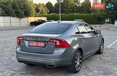 Седан Volvo S60 2017 в 