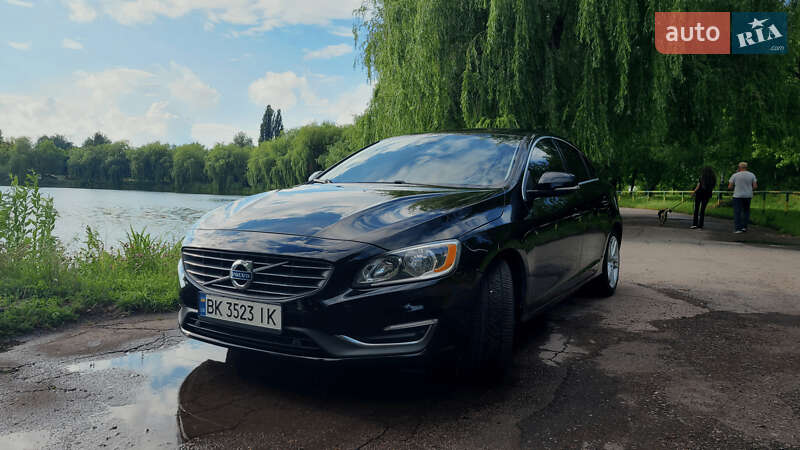 Седан Volvo S60 2014 в Ровно