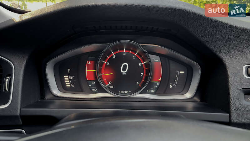 Седан Volvo S60 2014 в Ровно