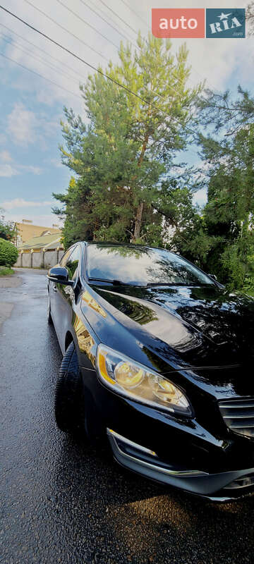 Седан Volvo S60 2014 в Ровно