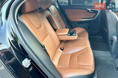 Седан Volvo S60 2017 в 