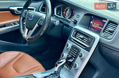 Седан Volvo S60 2017 в 