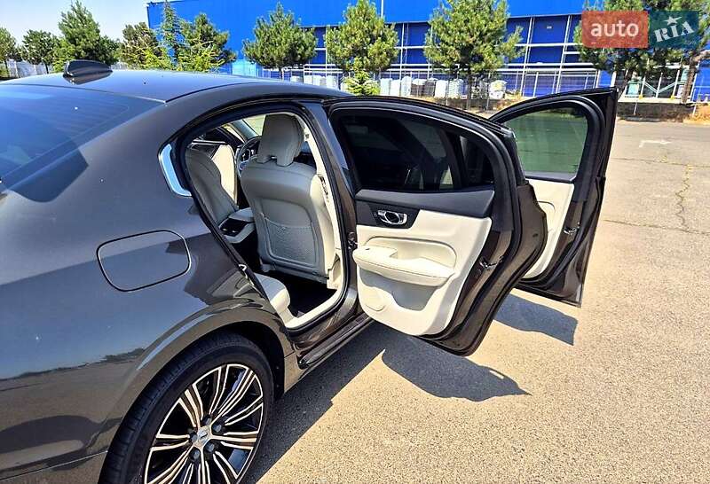 Седан Volvo S60 2020 в Одессе
