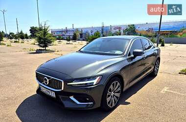 Седан Volvo S60 2020 в 
