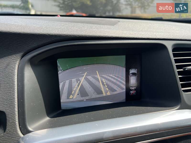 Седан Volvo S60 2014 в Киеве