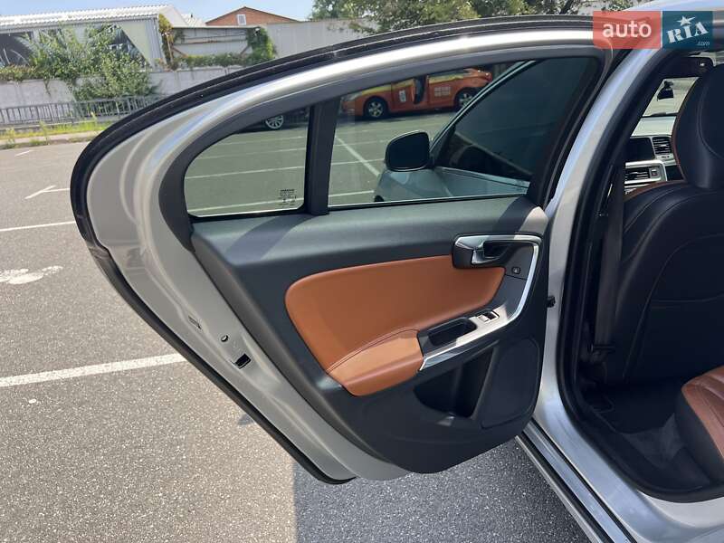 Седан Volvo S60 2014 в Киеве фото 32 Седан Volvo S60 2014 в Киеве