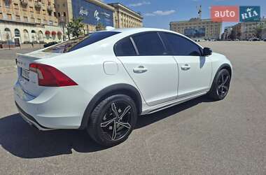 Седан Volvo S60 2017 в 